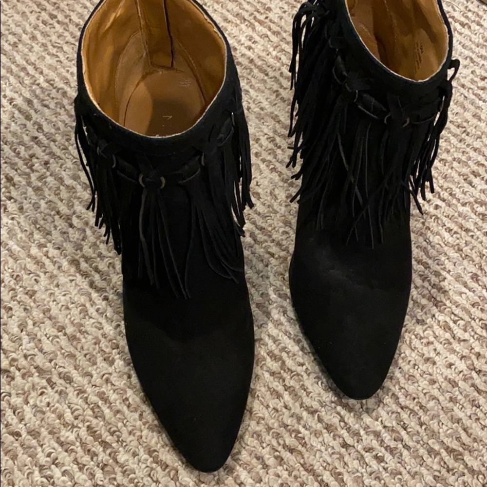 GENTLY WORN Nine West Black Fringe Booties